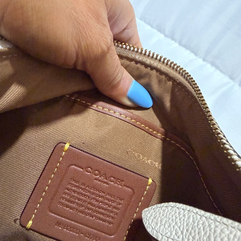 COACH Sutton crossbody shoulder bag - Picture 8 of 10